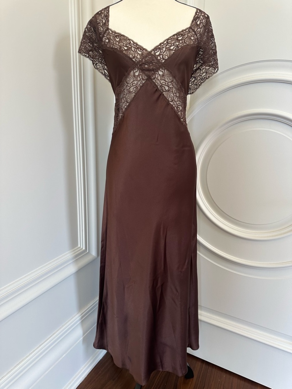 Valentino Neiman Marcus NWOT Vintage Brown Satin Lace Slip Dress & Robe (Medium)